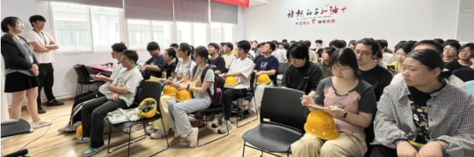 重大学子走进重庆金石 探秘3D打印智造前沿